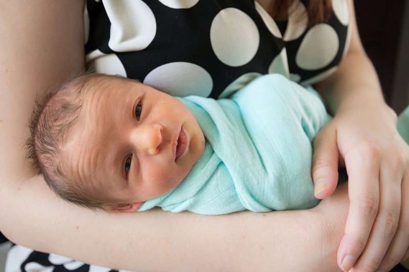 50天的宝宝能竖着抱吗怎么正确姿势抱宝宝